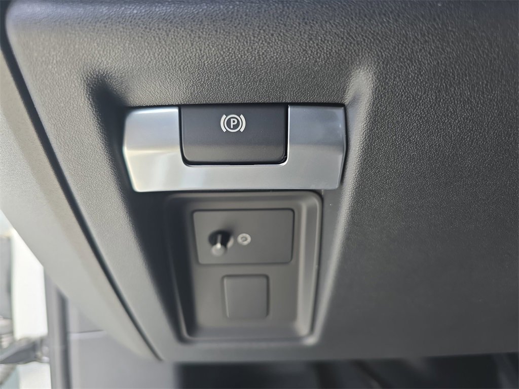 New 2026 Land Rover Defender 110 V8 image 26