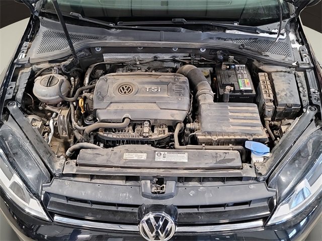 Used 2016 Volkswagen Golf S image 31