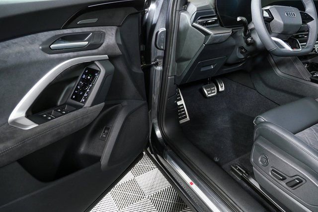 New 2025 Audi SQ5 Premium Plus AWD/4WD image 8