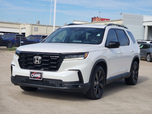 Used 2025 Honda Pilot Black Edition image 3