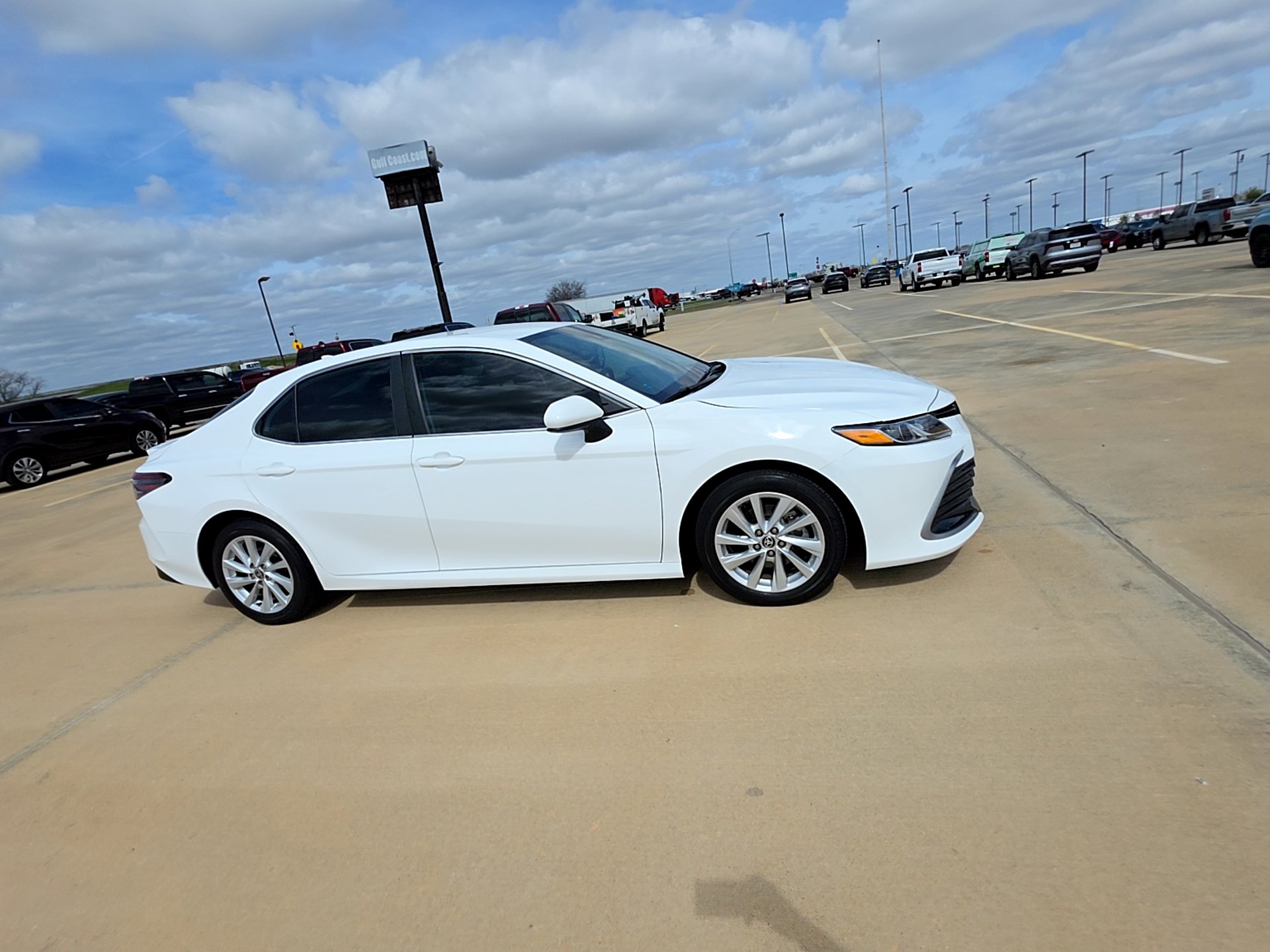 Used 2023 Toyota Camry LE image 8