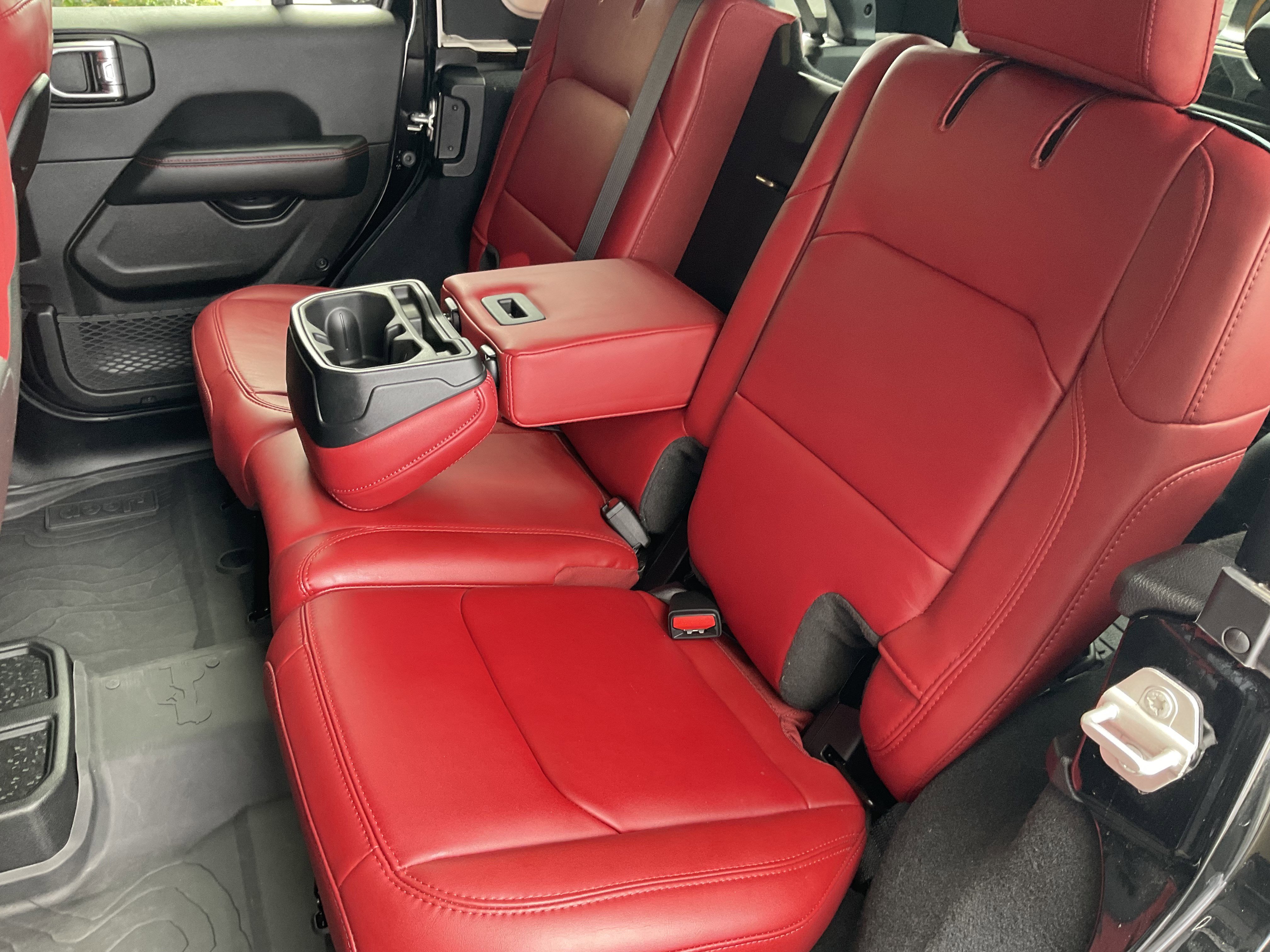 Used 2024 Jeep Wrangler Unlimited Rubicon 392 image 40