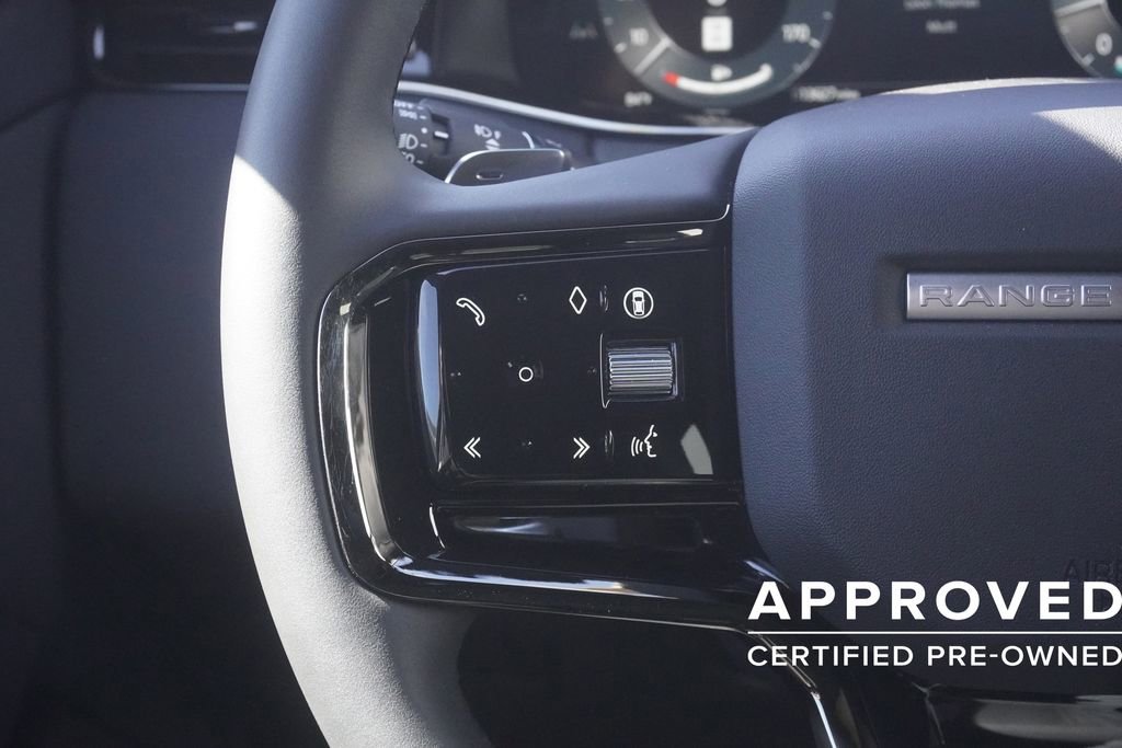 Used 2026 Land Rover Range Rover Evoque Dynamic SE AWD/4WD image 12