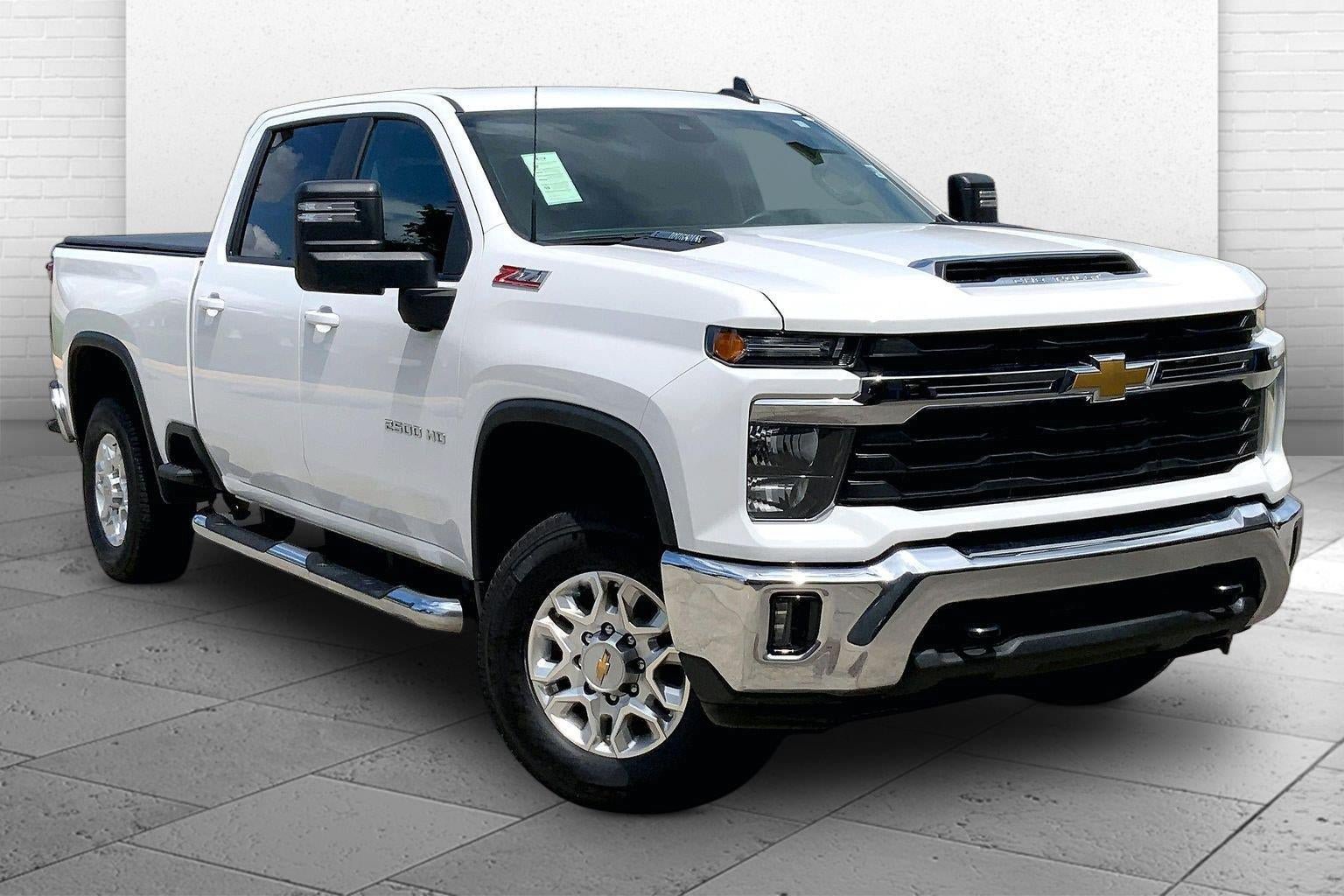 Used 2025 Chevrolet Silverado 2500 LT AWD/4WD image 1