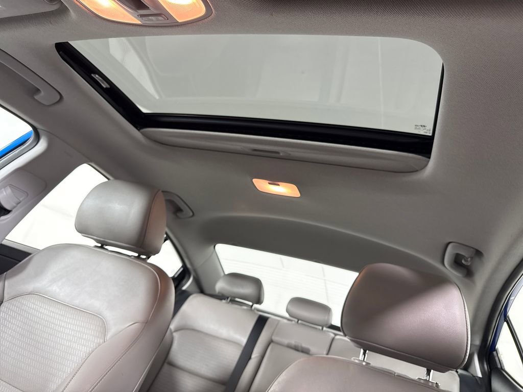 Used 2017 Hyundai Elantra Limited w/ Limited Ultimate Package 05 FWD image 21