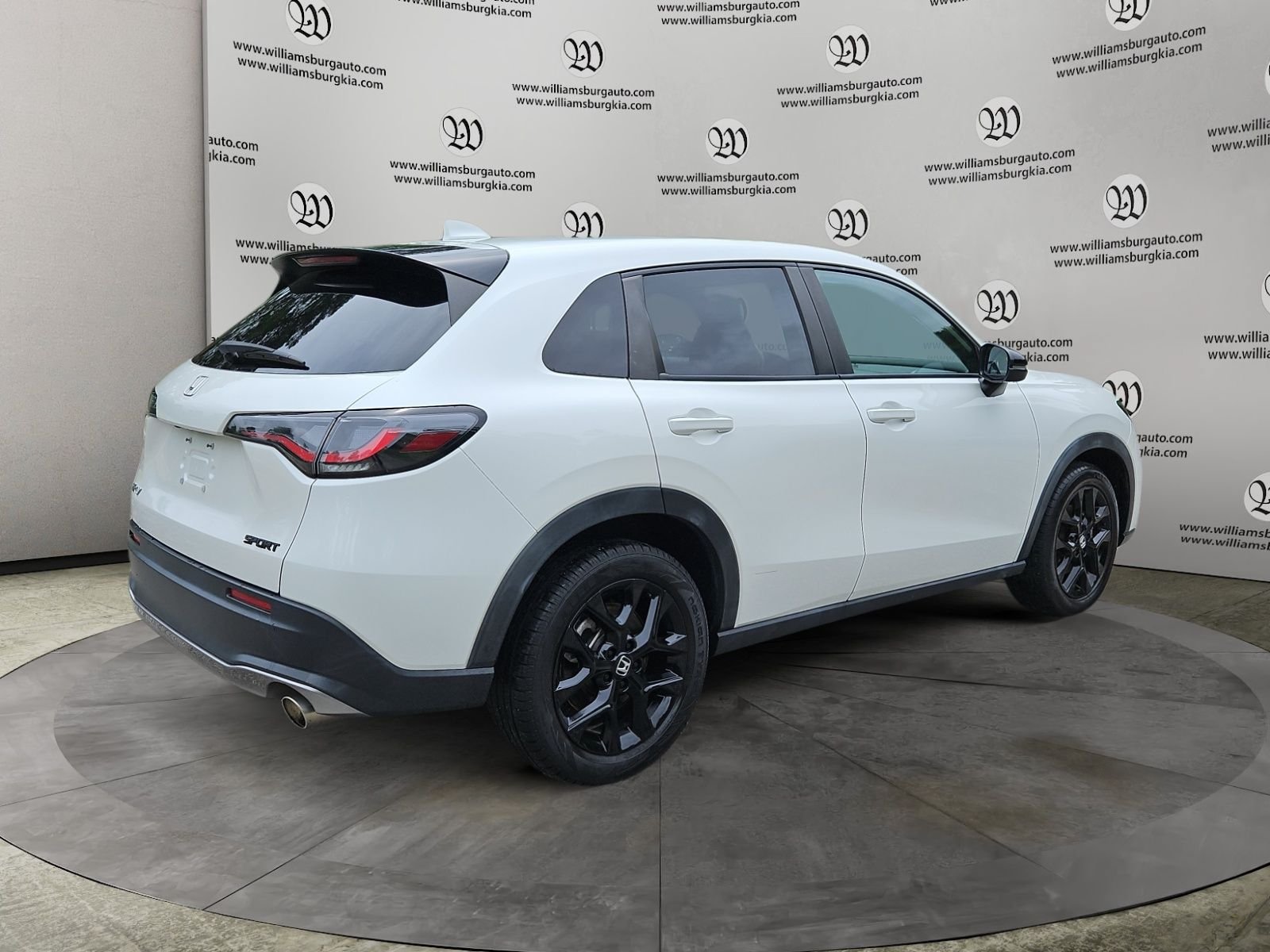 Used 2023 Honda HR-V Sport image 5