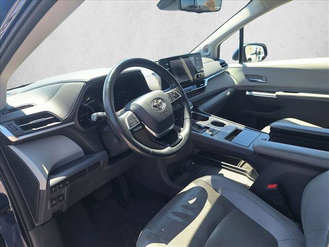 Certified 2021 Toyota Sienna Limited FWD image 9
