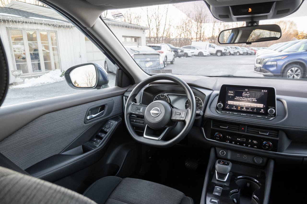 Used 2023 Nissan Rogue SV FWD image 22