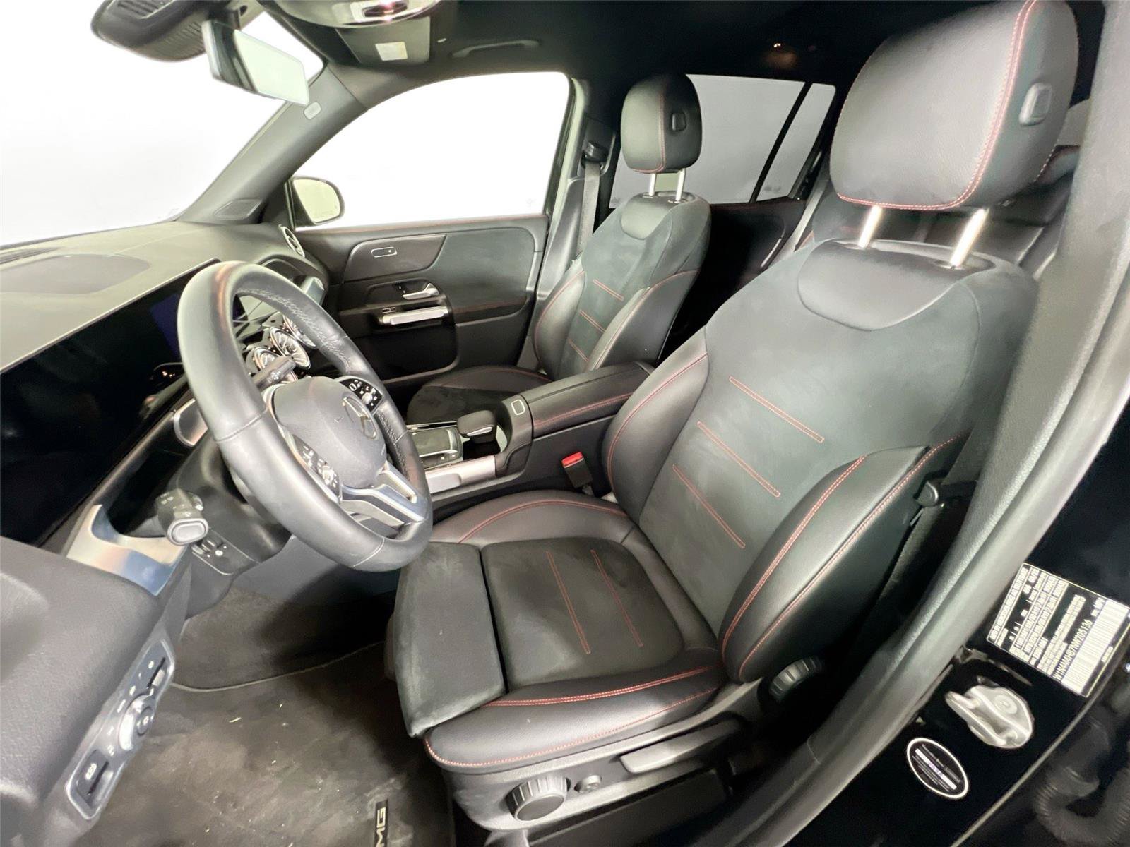 Used 2022 Mercedes-Benz GLB 250 4MATIC image 22