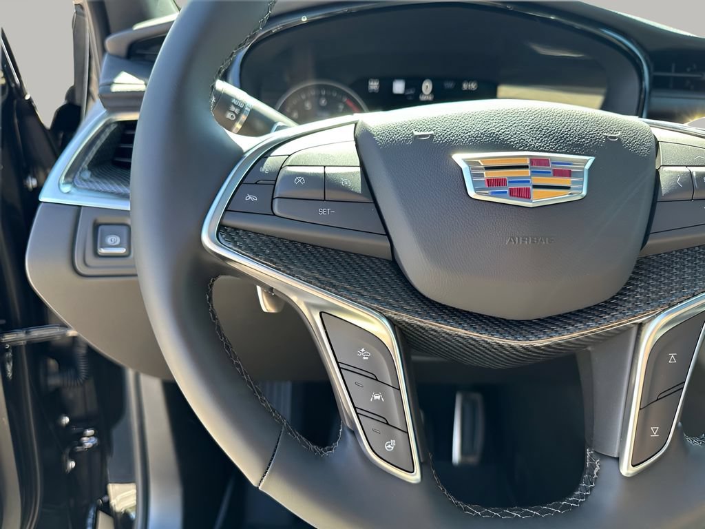 New 2026 Cadillac XT5 Sportv w/ LPO, Onyx Lite Package AWD/4WD image 32