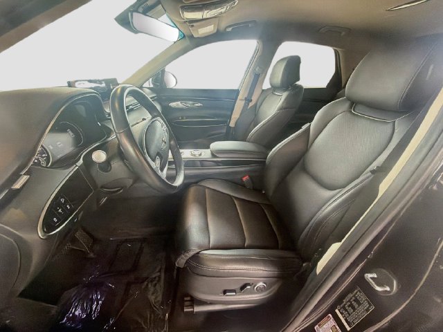 Used 2025 Genesis GV70 2.5T AWD/4WD image 22