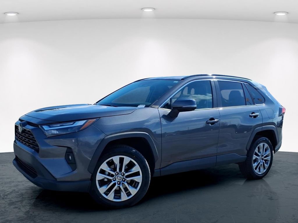 Used 2023 Toyota RAV4 XLE Premium image 2
