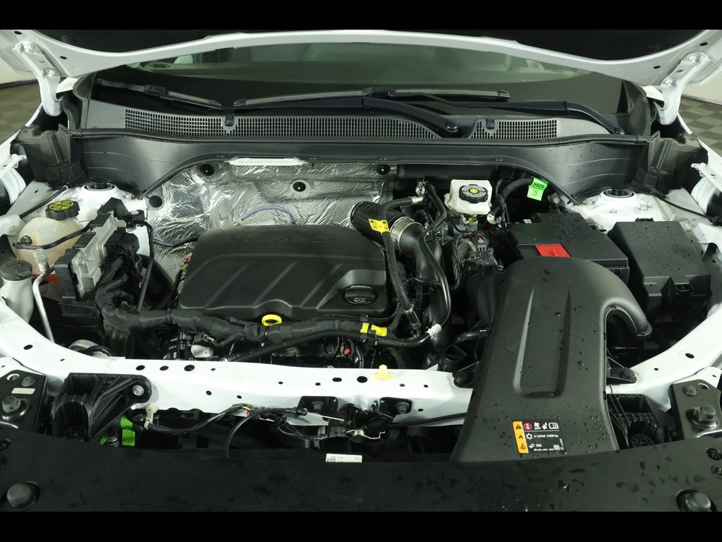 Certified 2025 Chevrolet Trax LT w/ LT Convenience Package FWD image 18