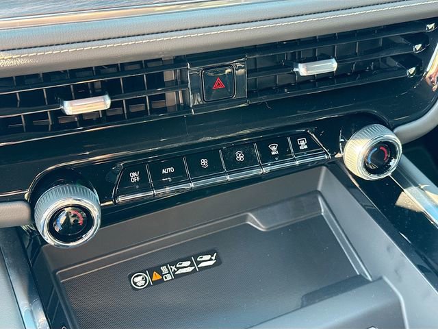 New 2025 Chevrolet Suburban Premier image 17