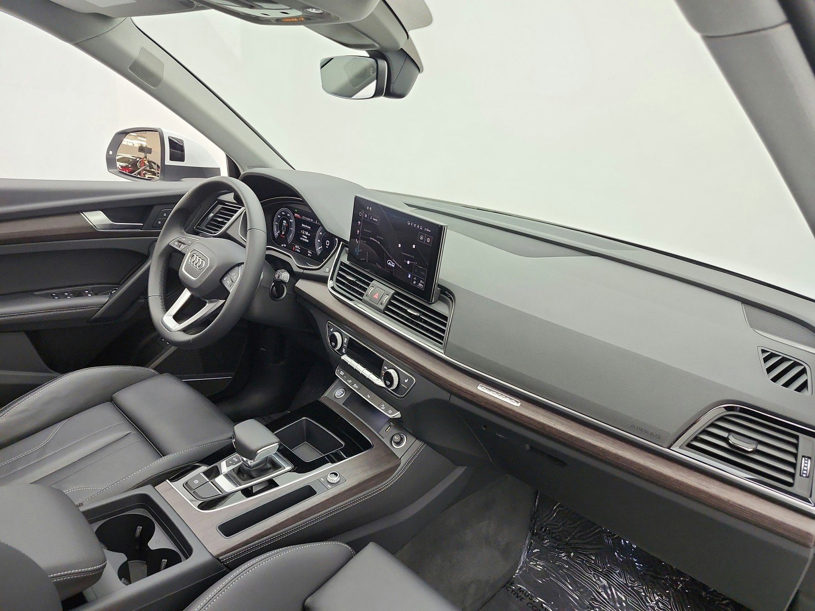 Used 2025 Audi Q5 e Premium Plus w/ Premium Plus Package image 19
