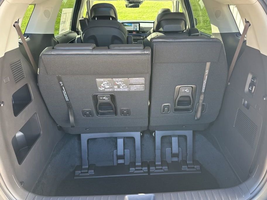 New 2026 Kia Carnival SX Prestige FWD image 23