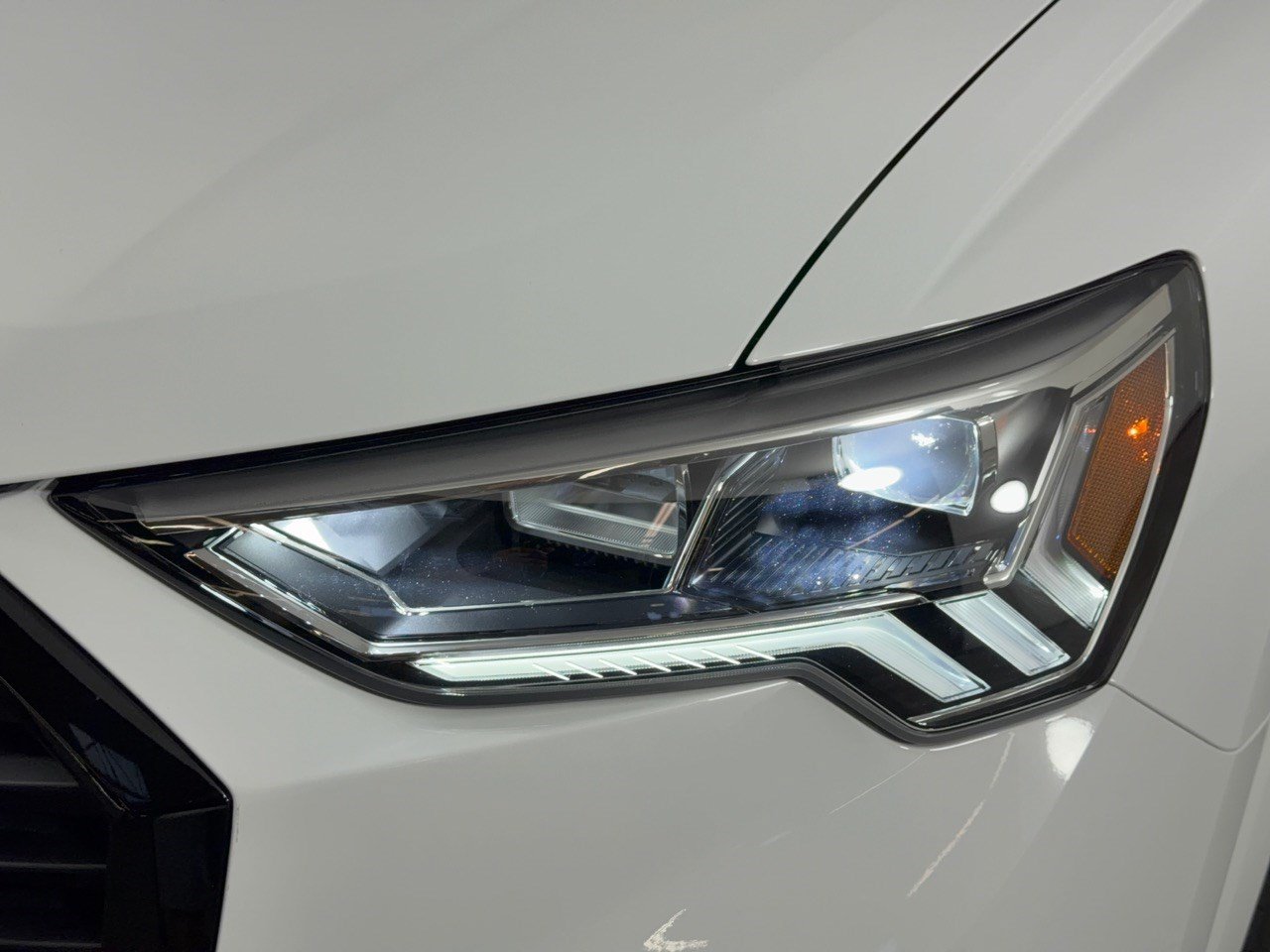 Certified 2025 Audi Q3 2.0T Premium w/ Convenience Package AWD/4WD image 12