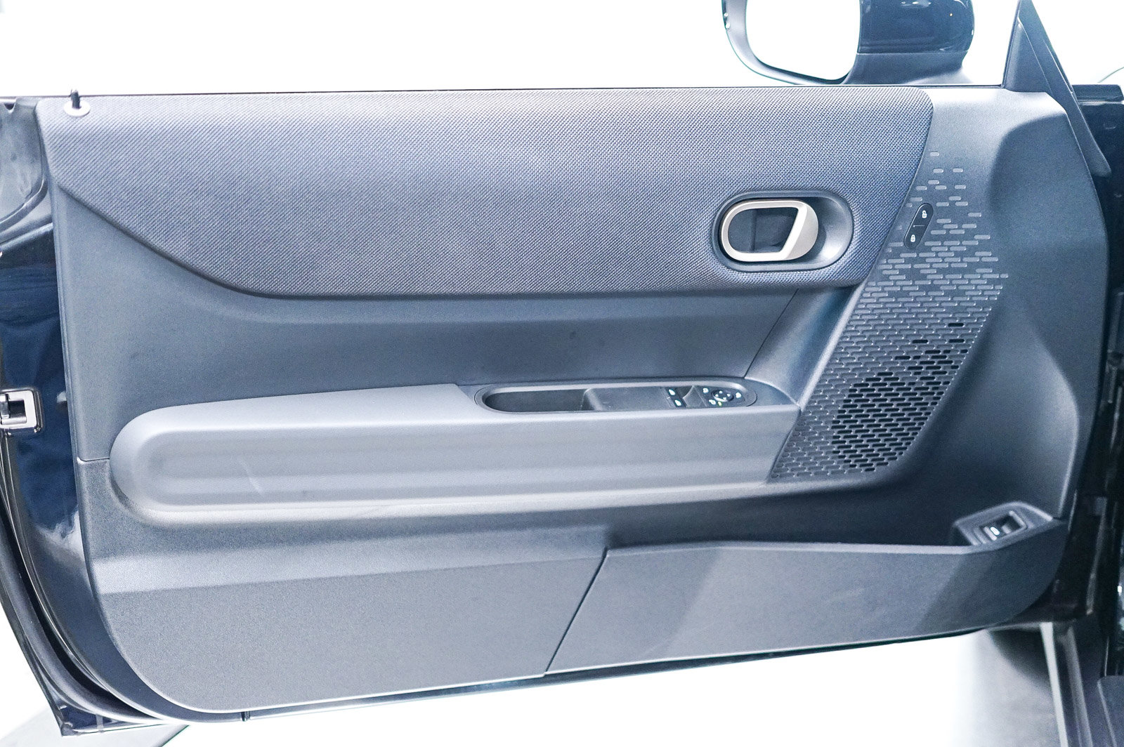 Used 2025 MINI Cooper 2-Door Hardtop image 17