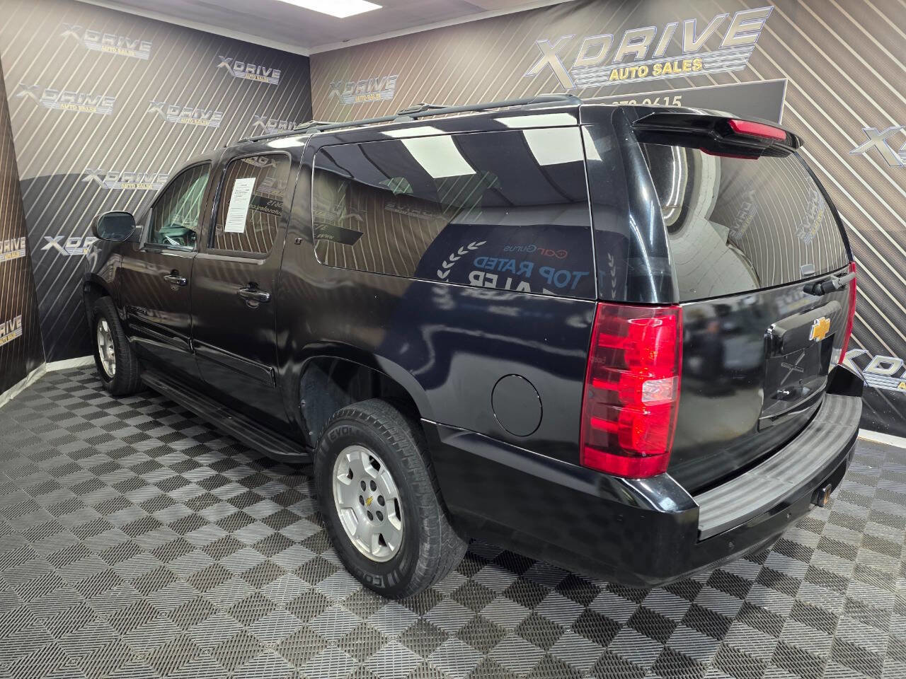 Used 2014 Chevrolet Suburban LT image 10