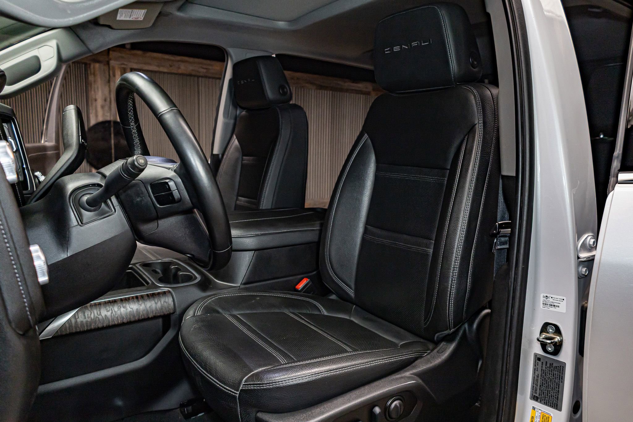 Used 2023 GMC Sierra 2500 Denali w/ Denali Ultimate Package image 23