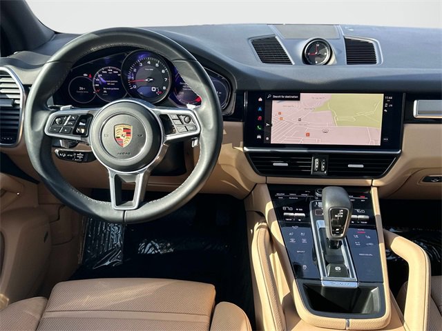 Used 2023 Porsche Cayenne Platinum Edition image 2