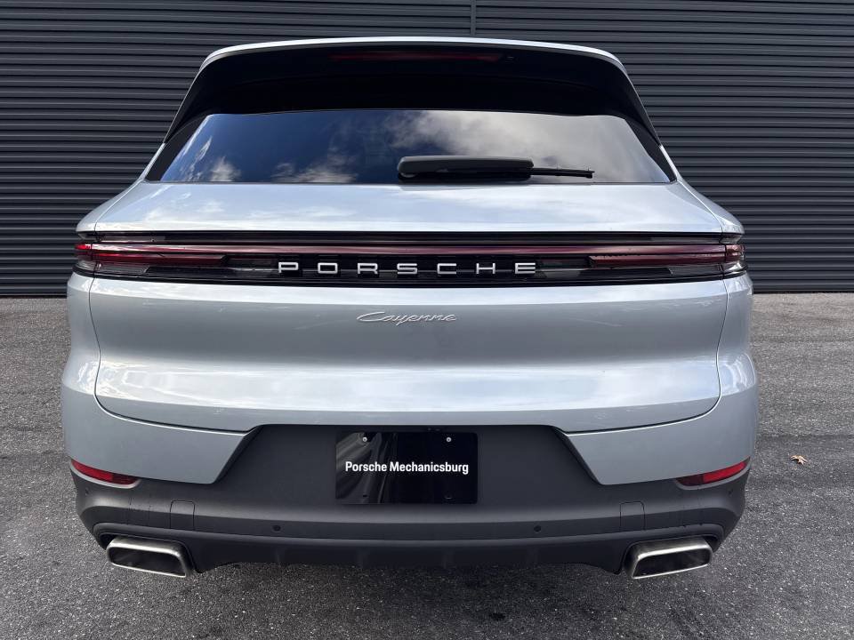 Certified 2026 Porsche Cayenne AWD/4WD image 4