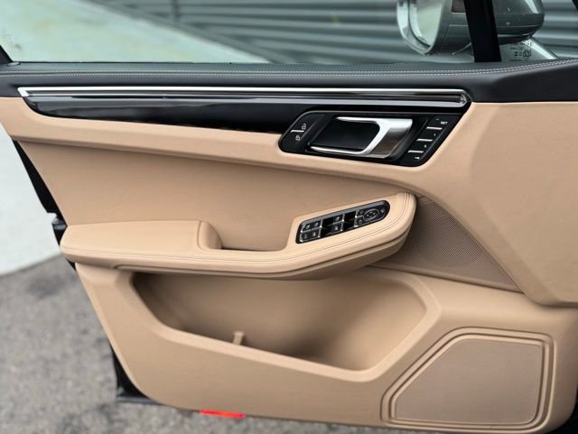 New 2026 Porsche Macan Turbo AWD/4WD image 13