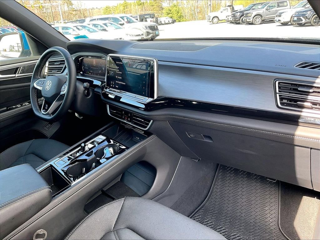 Used 2025 Volkswagen Atlas Cross Sport SE AWD/4WD image 13