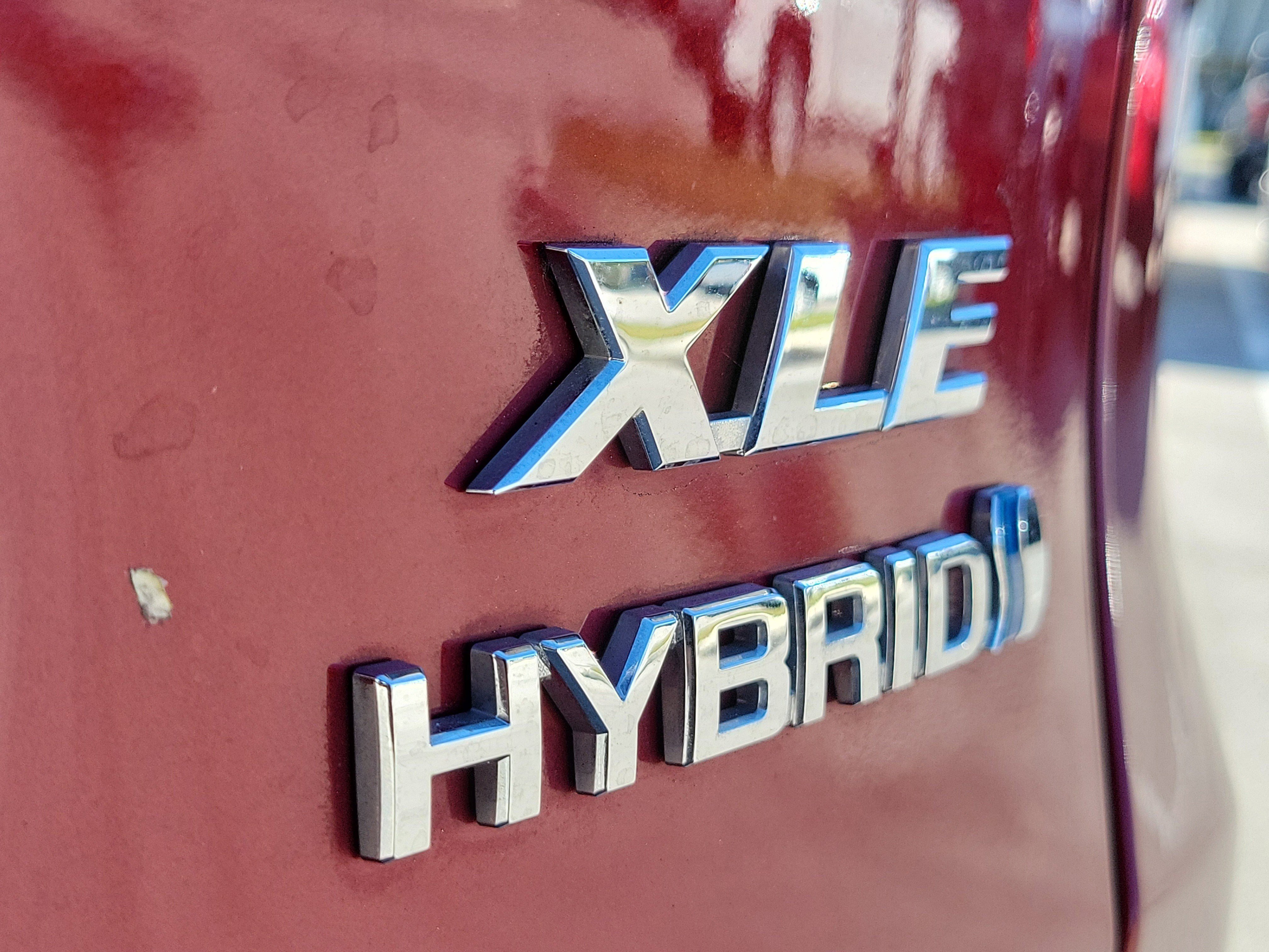 Used 2024 Toyota RAV4 XLE image 9