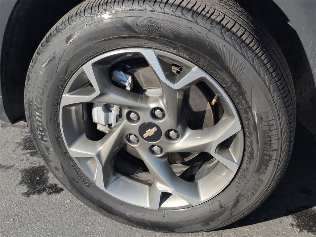 Used 2025 Chevrolet Trax LT w/ LT Convenience Package image 11