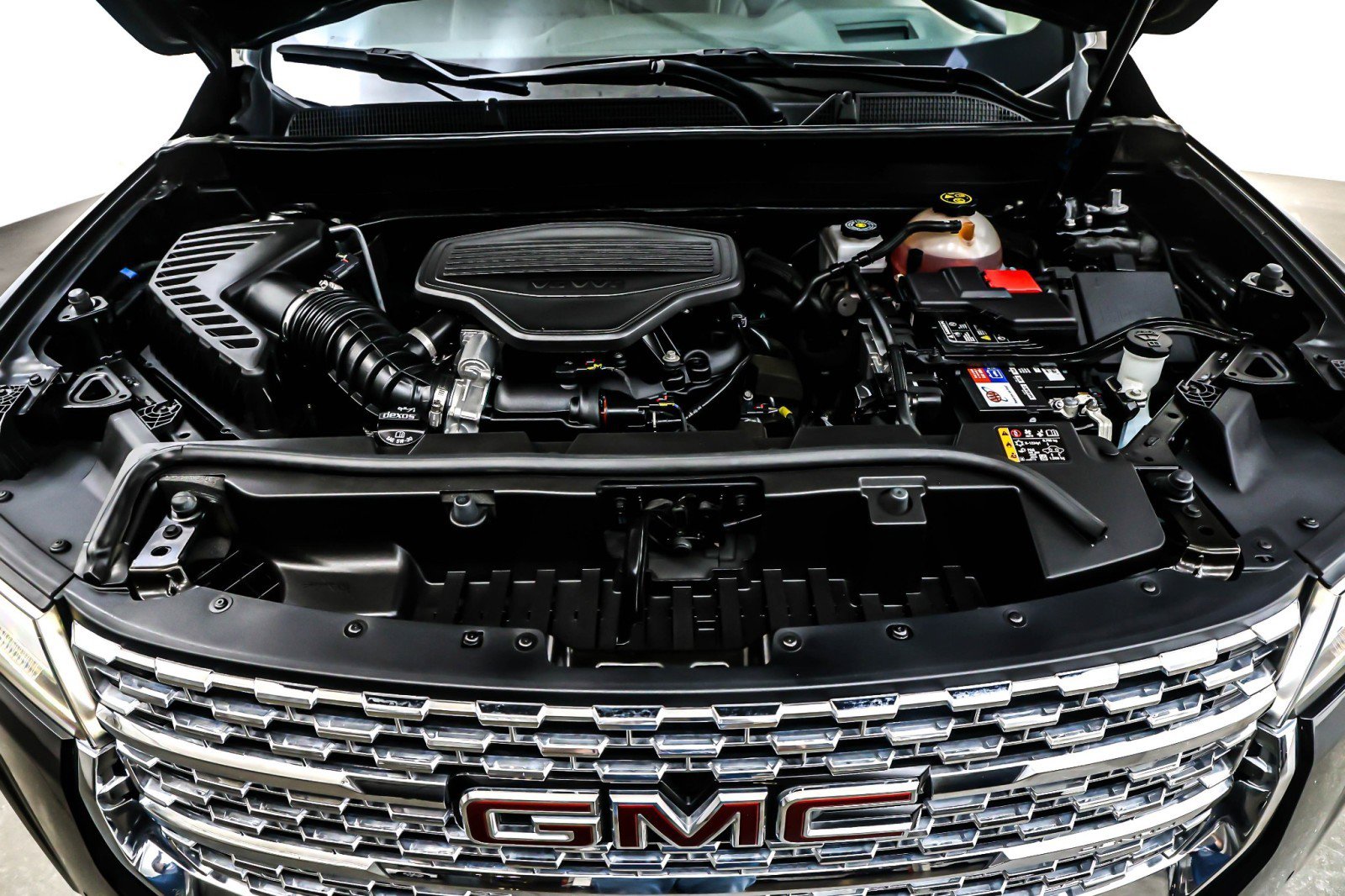 Used 2023 GMC Acadia Denali w/ Black Diamond Edition image 11