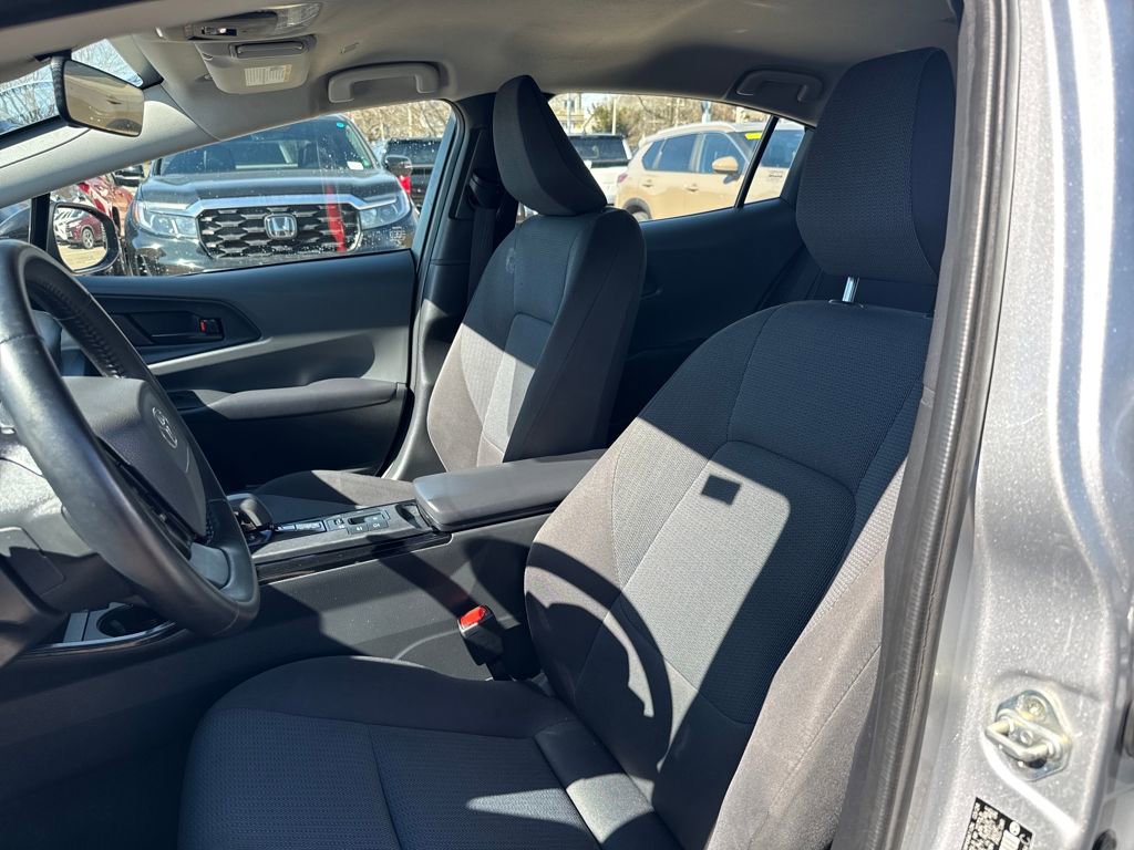 Used 2024 Toyota Prius LE image 15