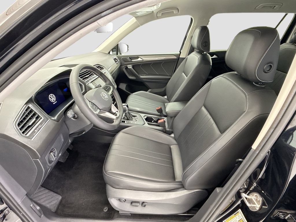 Used 2023 Volkswagen Tiguan SE FWD image 17