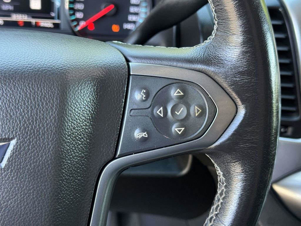 Used 2018 Chevrolet Suburban LT AWD/4WD image 12