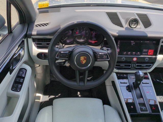 Used 2024 Porsche Macan AWD/4WD image 14
