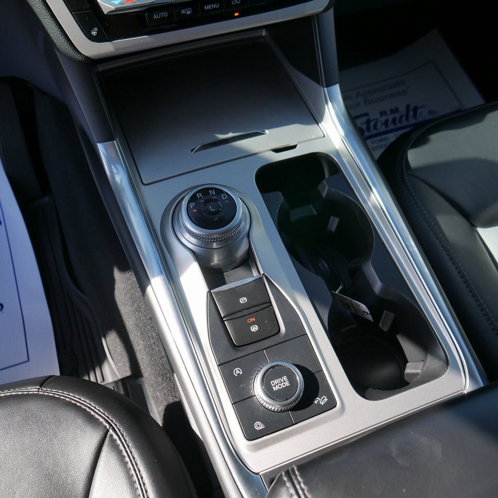 Used 2023 Ford Explorer XLT w/ Equipment Group 202A image 43