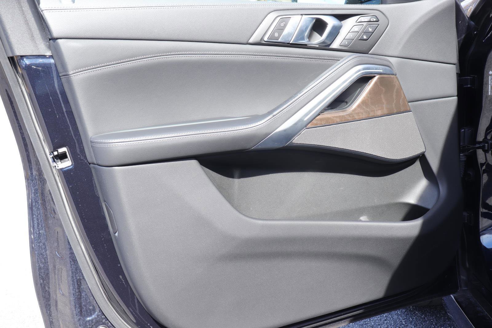 Used 2023 BMW X6 M50i w/ Executive Package image 10