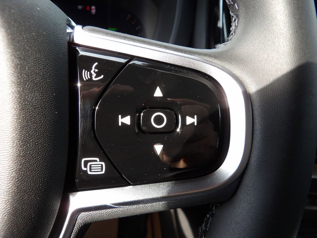 New 2026 Volvo XC60 T8 Core w/ Protection Package Premier image 18