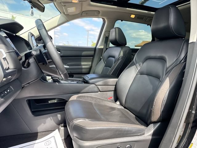 Used 2023 Nissan Pathfinder SL w/ SL Premium Package AWD/4WD image 11
