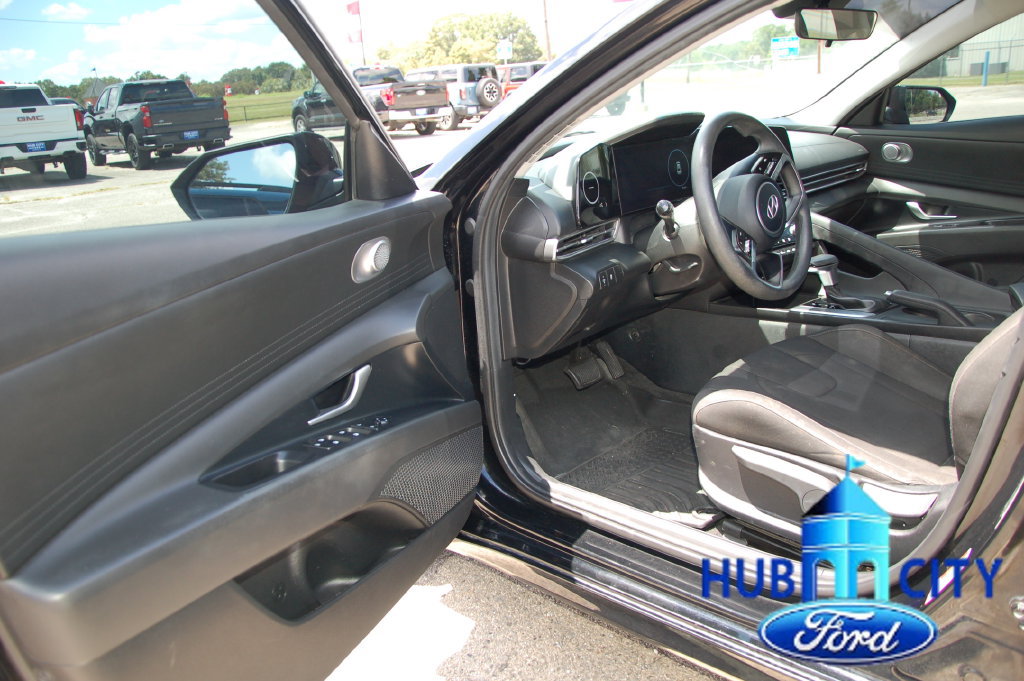 Used 2024 Hyundai Elantra SEL FWD image 11