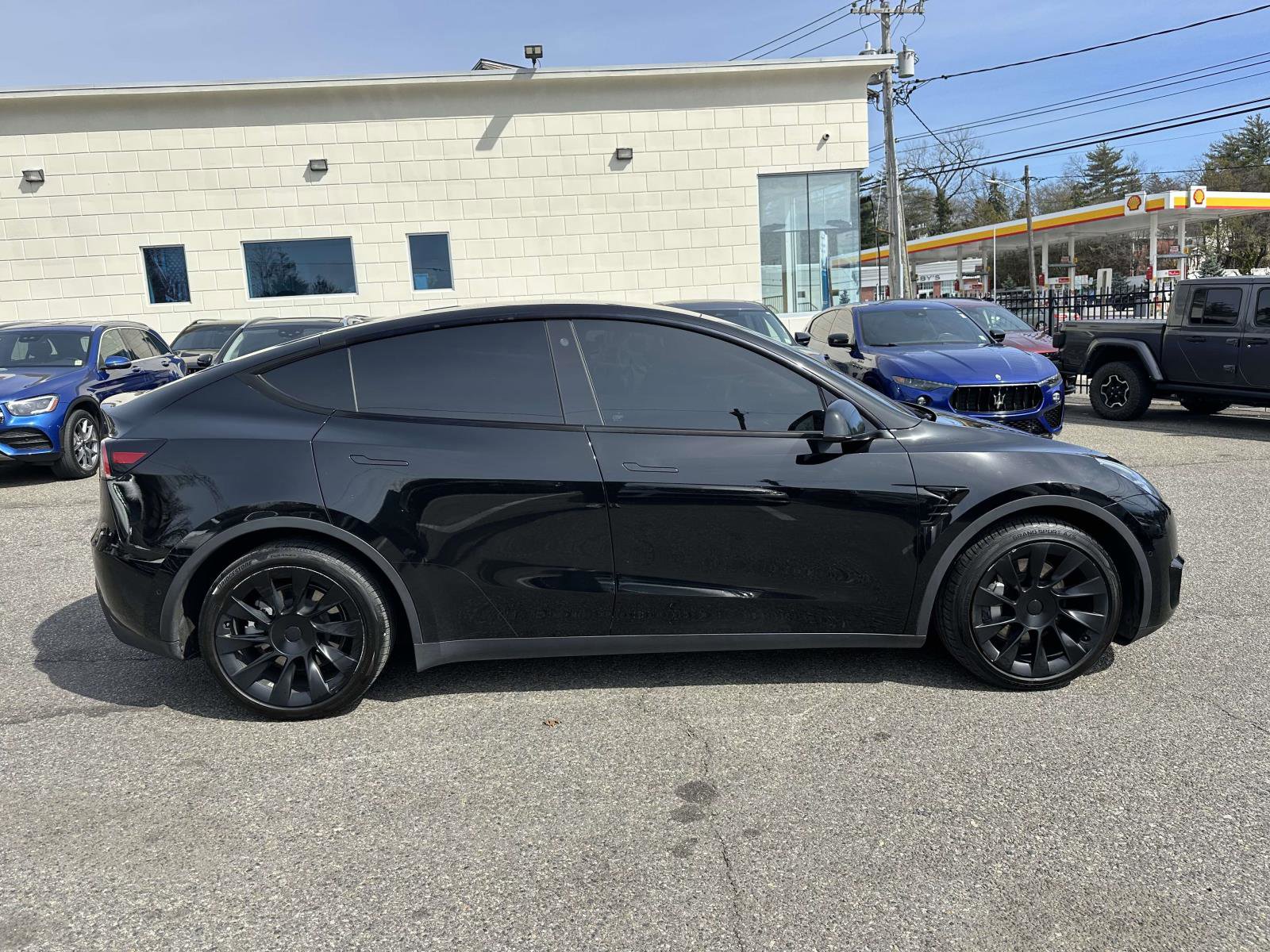 Used 2021 Tesla Model Y Long Range AWD/4WD image 2
