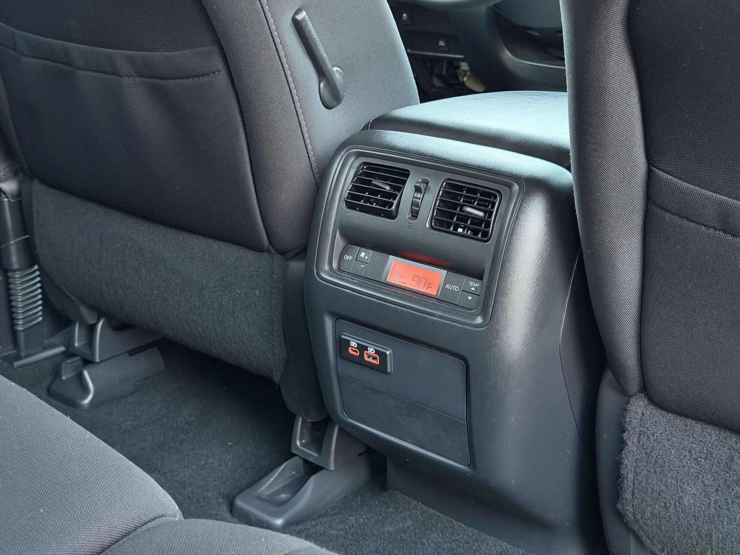 Used 2020 Nissan Pathfinder S AWD/4WD image 18