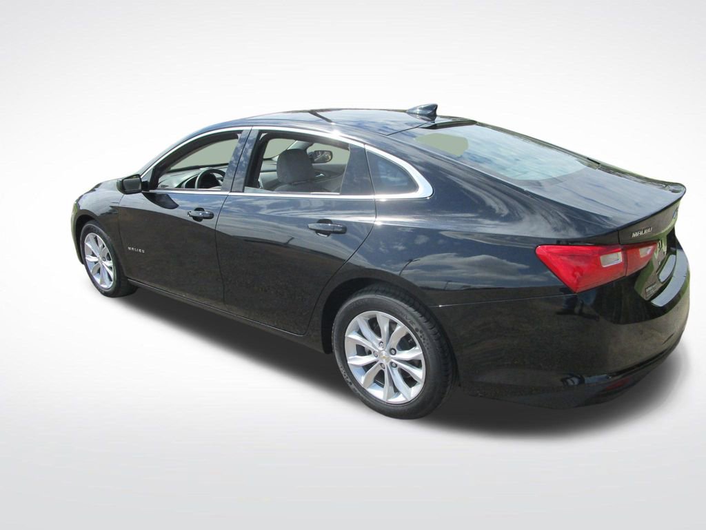 Used 2025 Chevrolet Malibu LT image 3