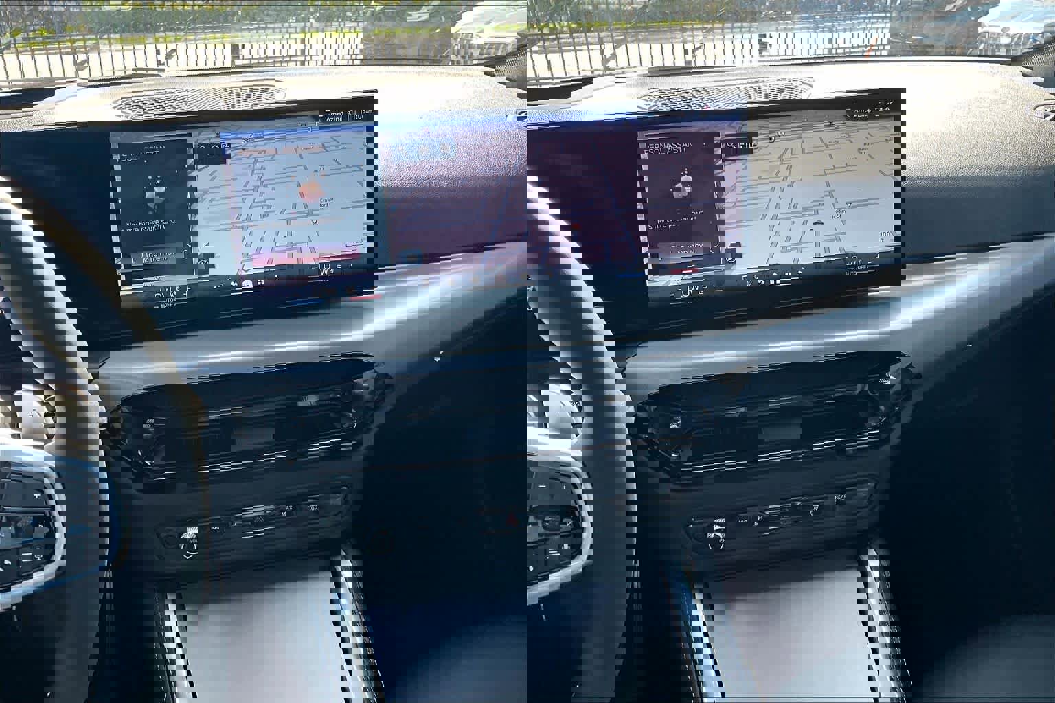 Used 2025 BMW 230i Coupe w/ M Sport Package image 7