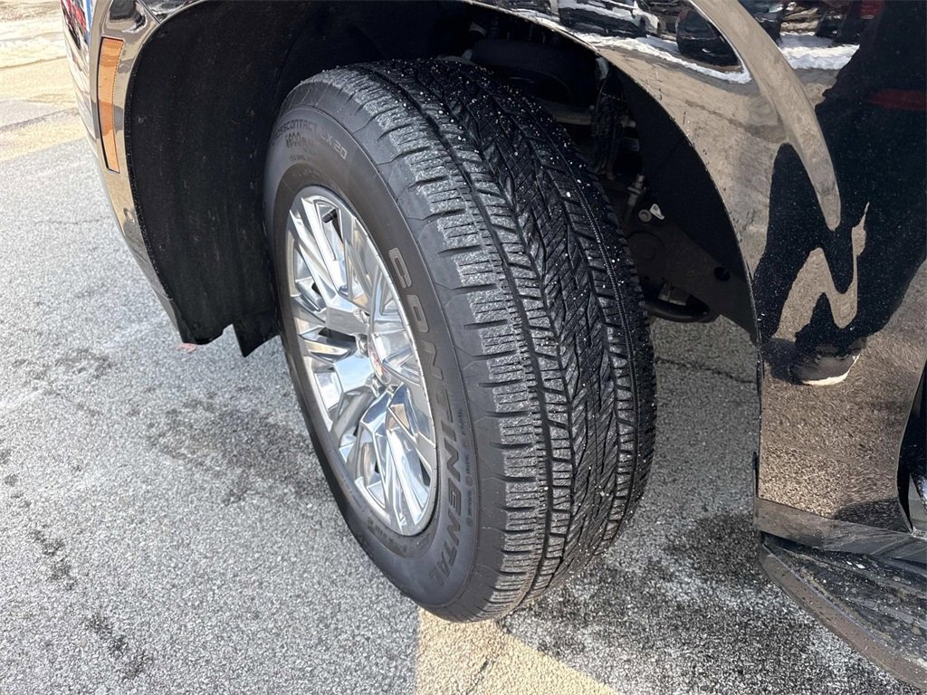 Used 2025 GMC Yukon Denali image 32