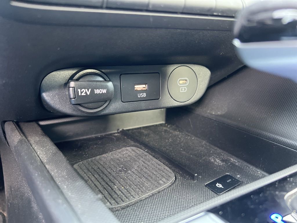 Used 2024 Hyundai Elantra SEL w/ Convenience Package image 34