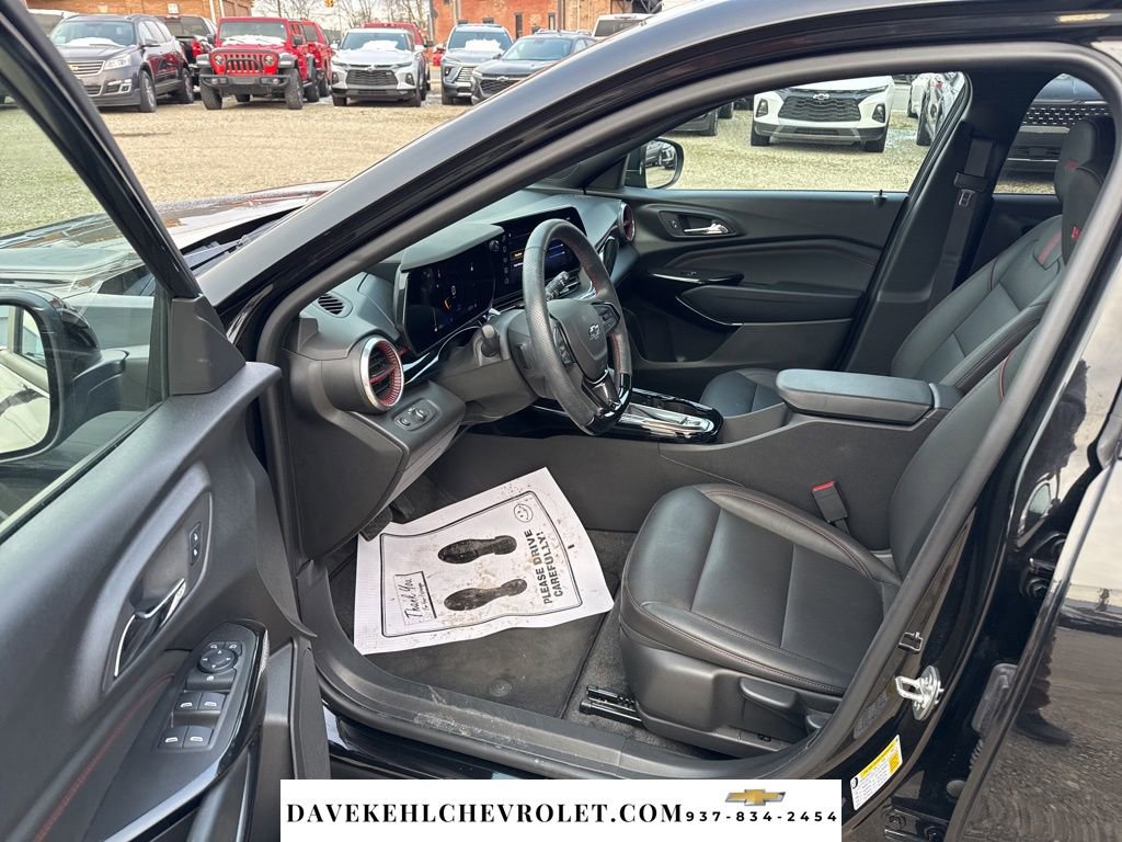 Used 2025 Chevrolet Trax RS w/ Sunroof Package image 15