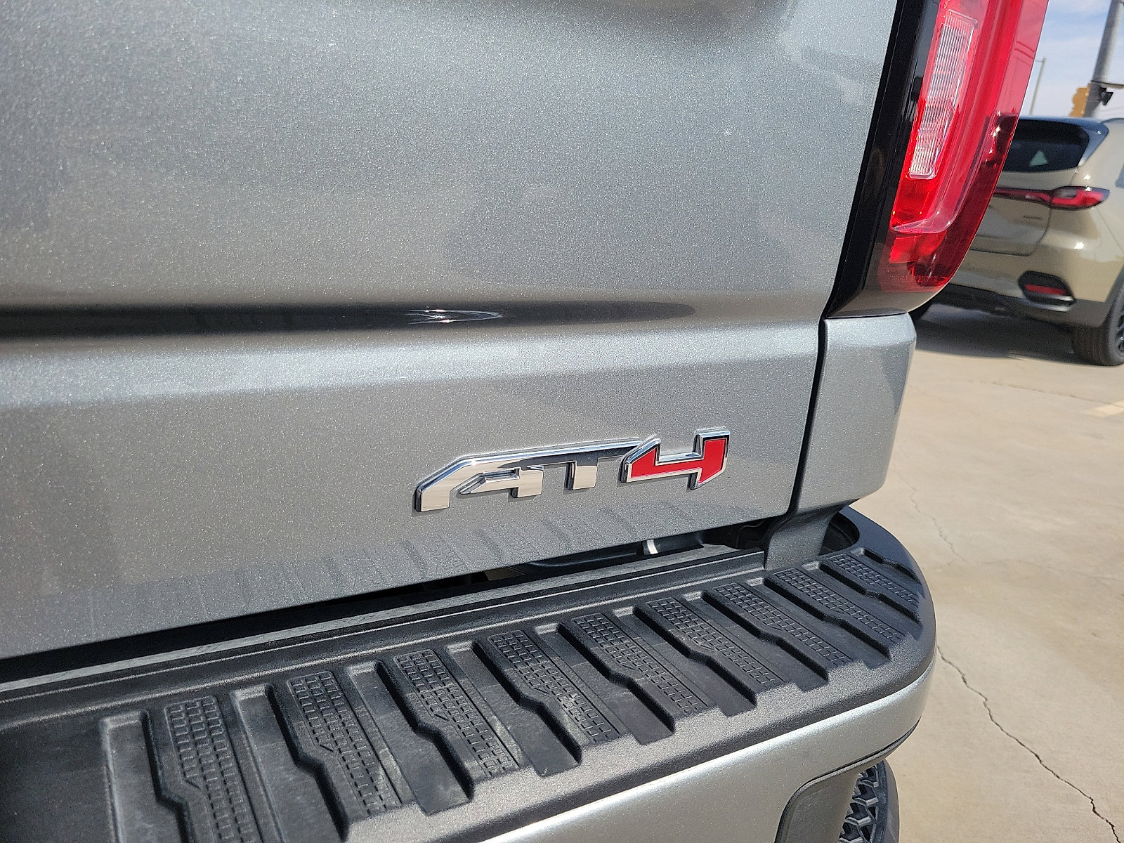 Used 2025 GMC Sierra 1500 AT4 AWD/4WD image 10