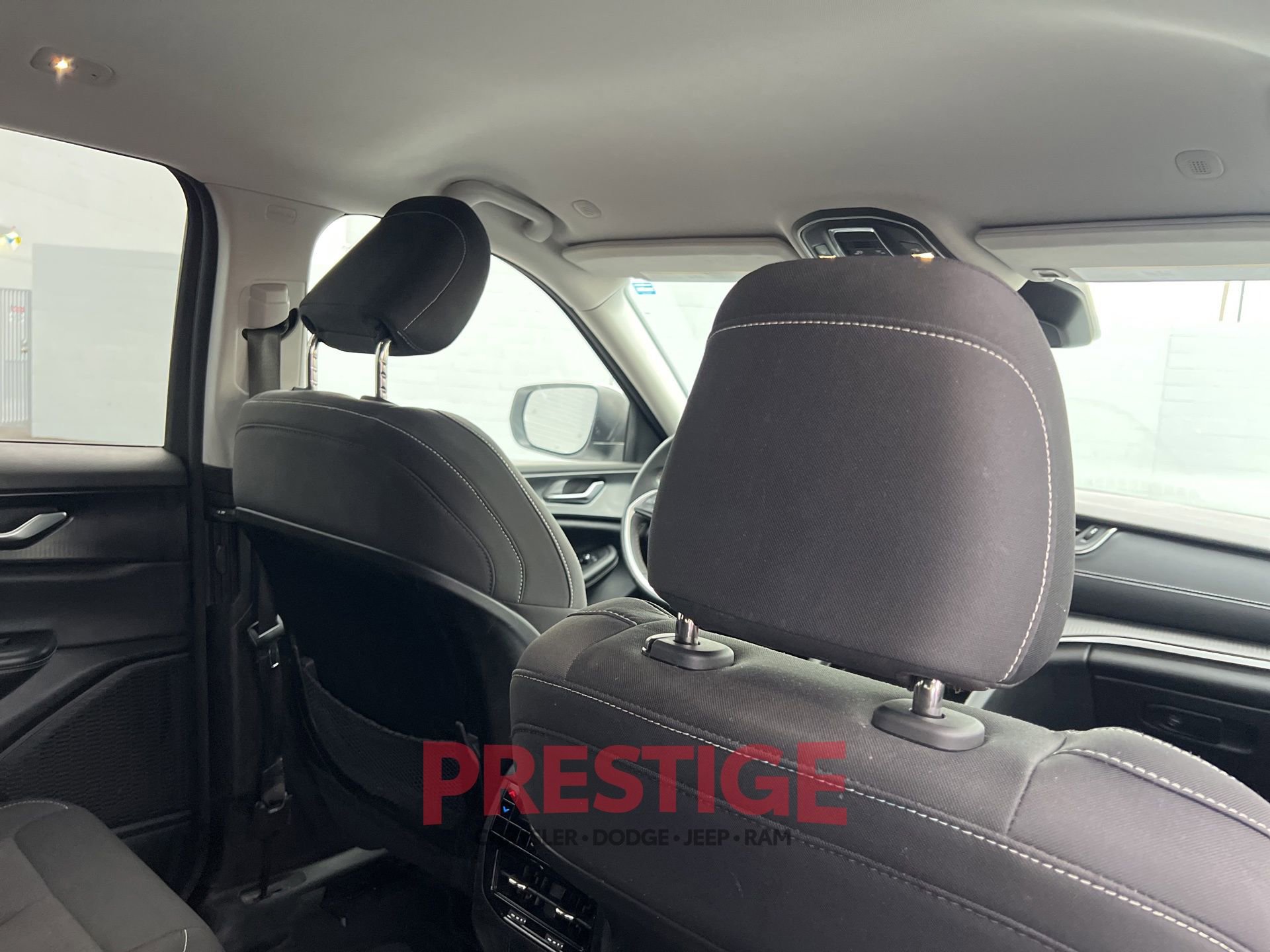 Used 2023 Jeep Grand Cherokee L Laredo image 20