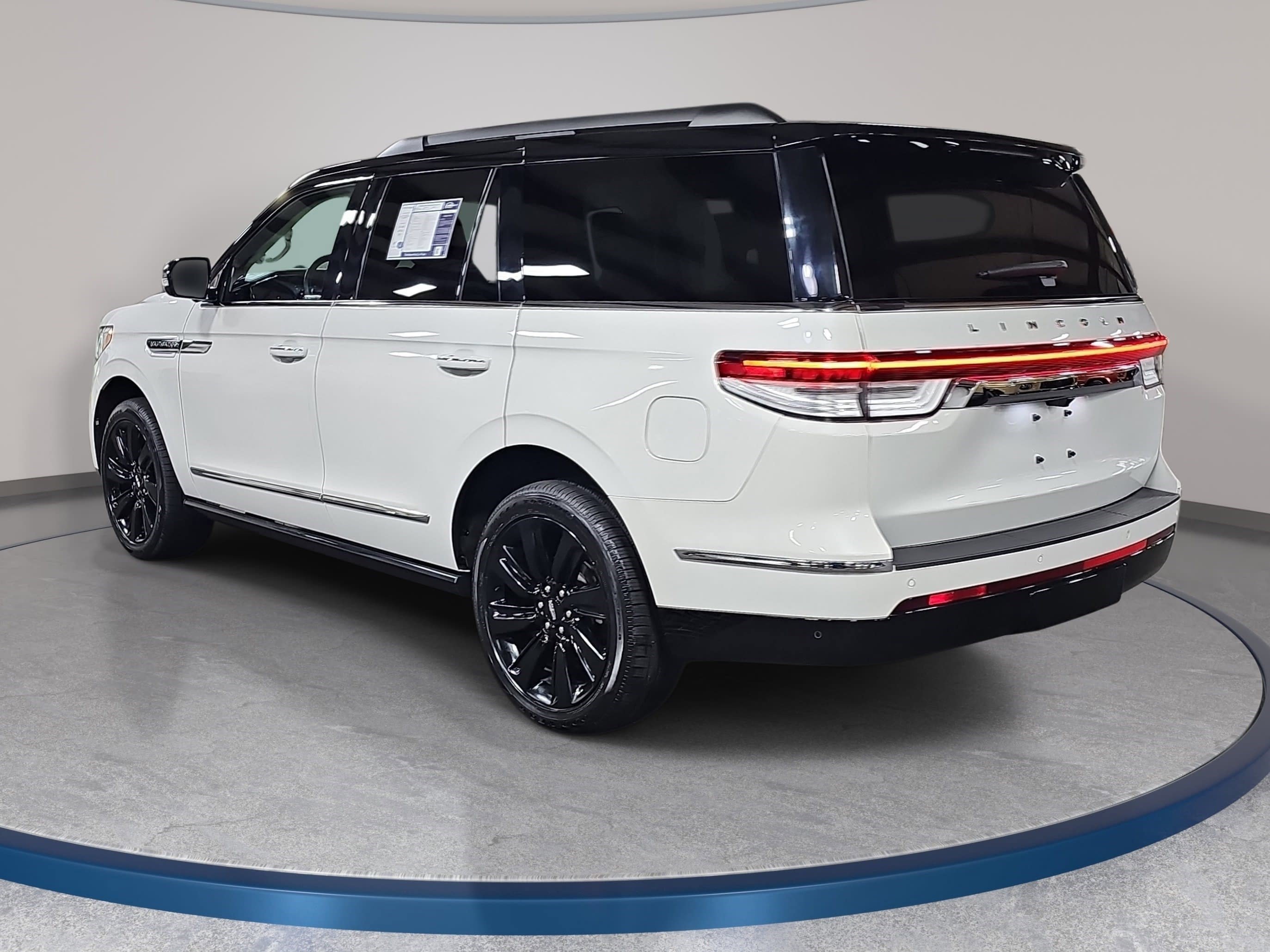 Used 2024 Lincoln Navigator Black Label AWD/4WD image 7